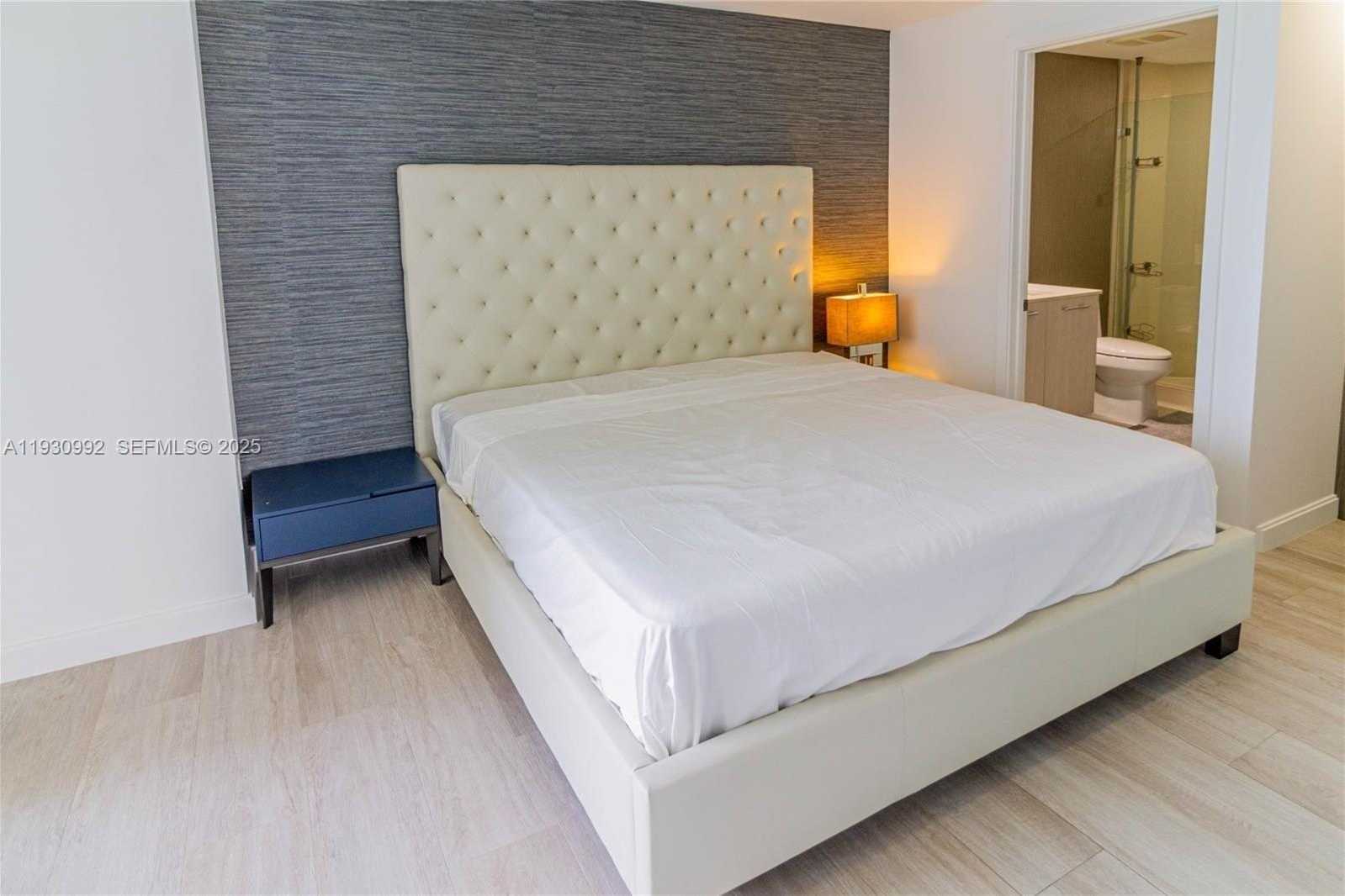 Small Image of 45 SOUTH WEST 9TH ST #3601, Miami Number 12