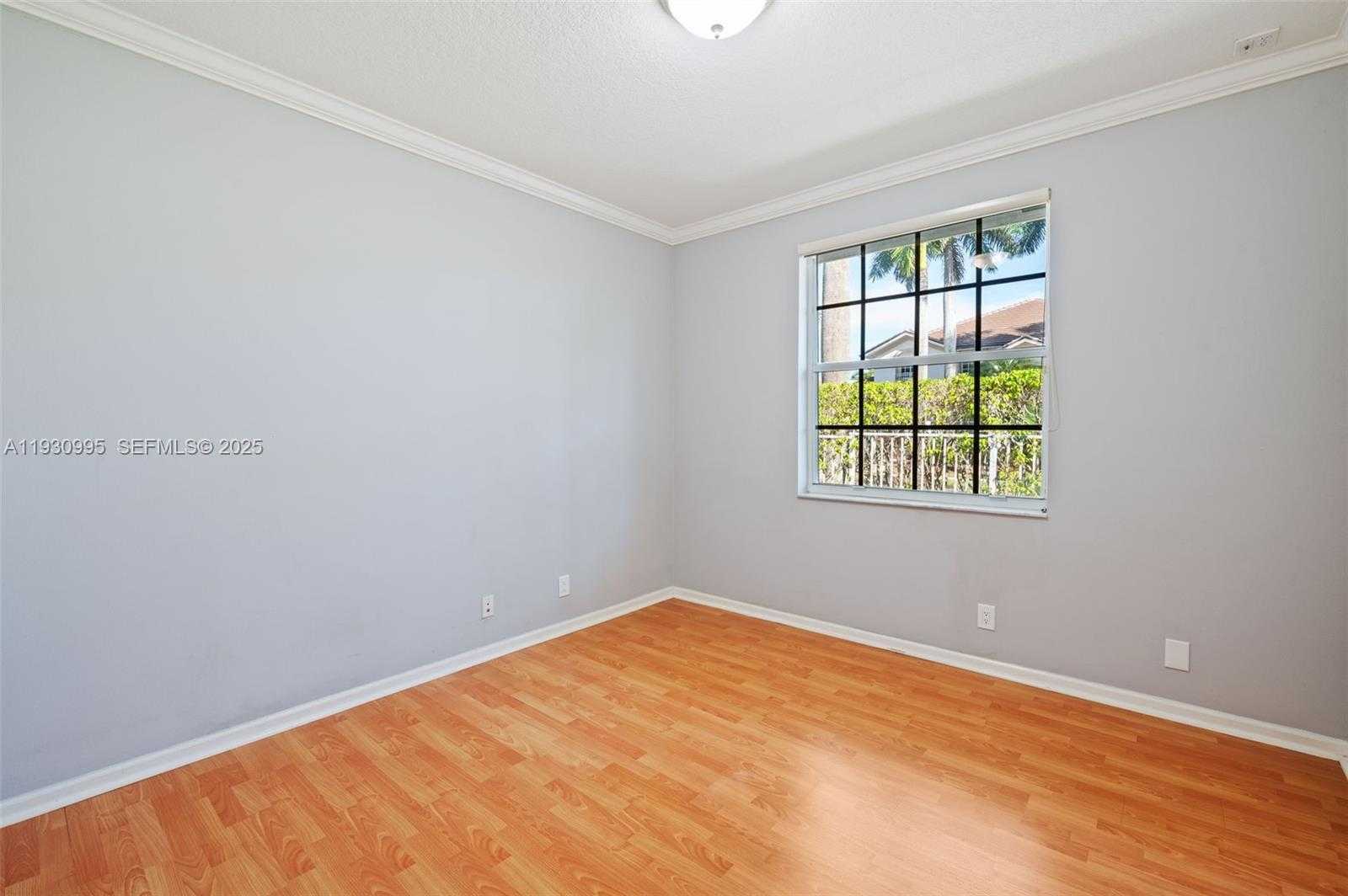 Small Image of 1901 TIMBERLINE RD, Weston Number 19