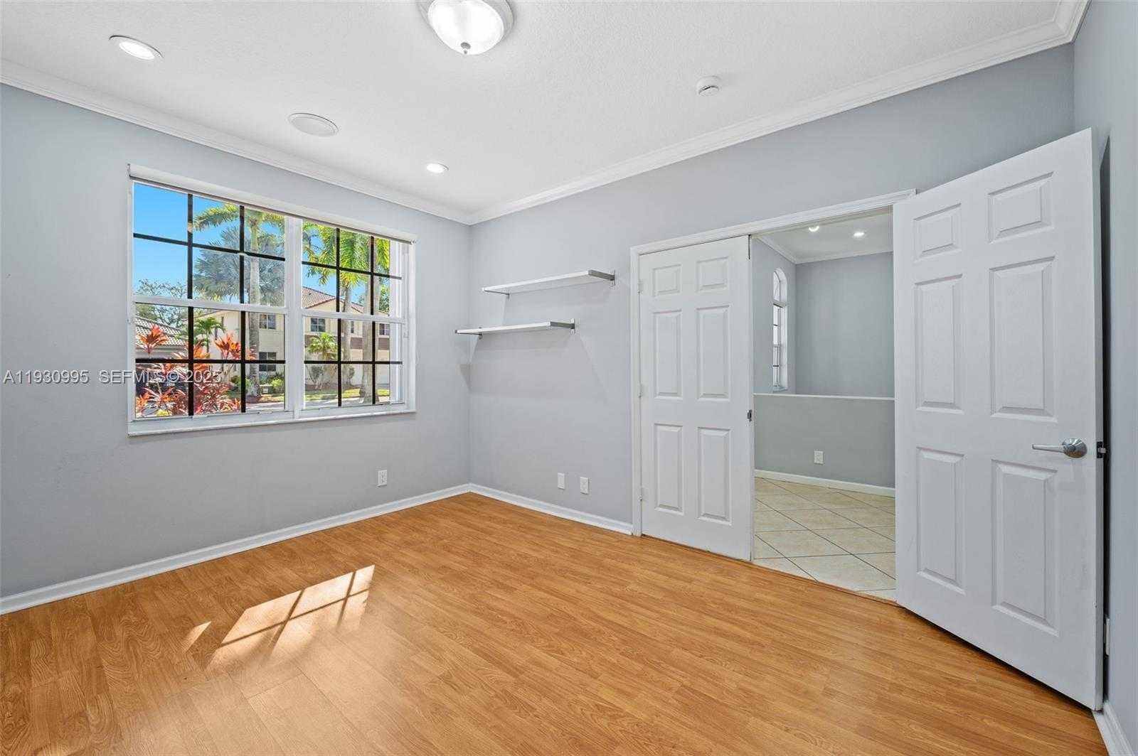 Small Image of 1901 TIMBERLINE RD, Weston Number 21