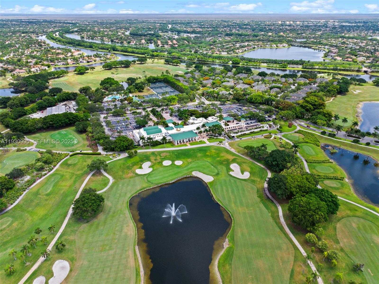 Small Image of 1901 TIMBERLINE RD, Weston Number 31