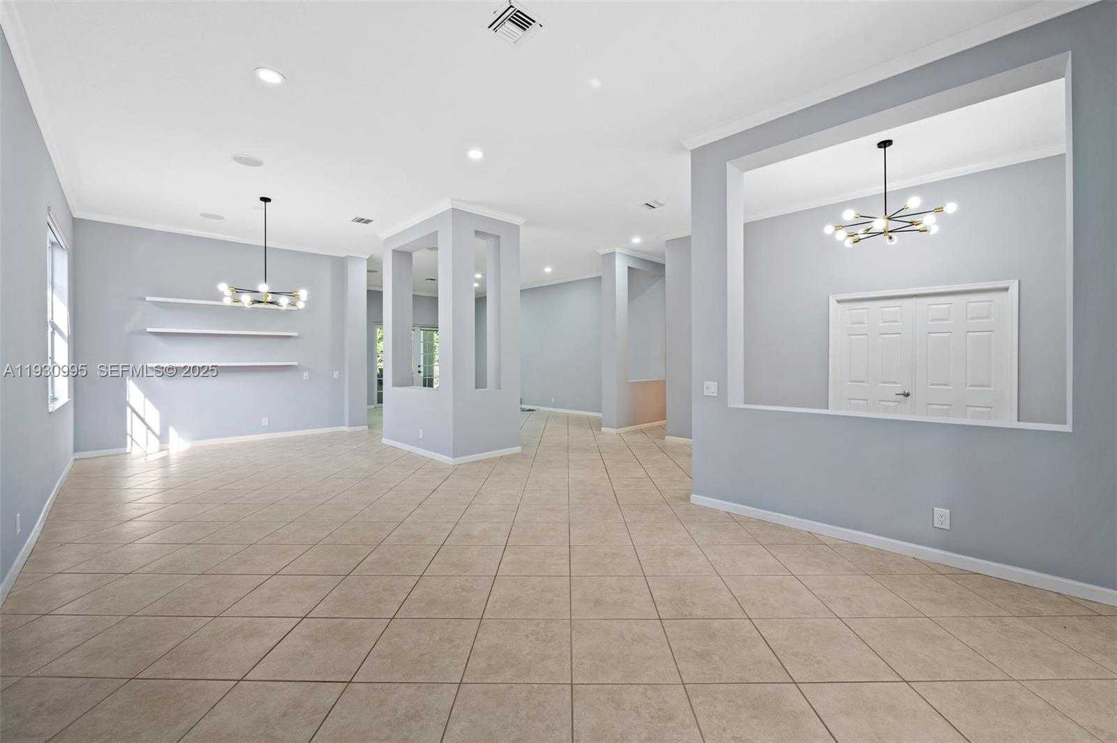 Small Image of 1901 TIMBERLINE RD, Weston Number 5