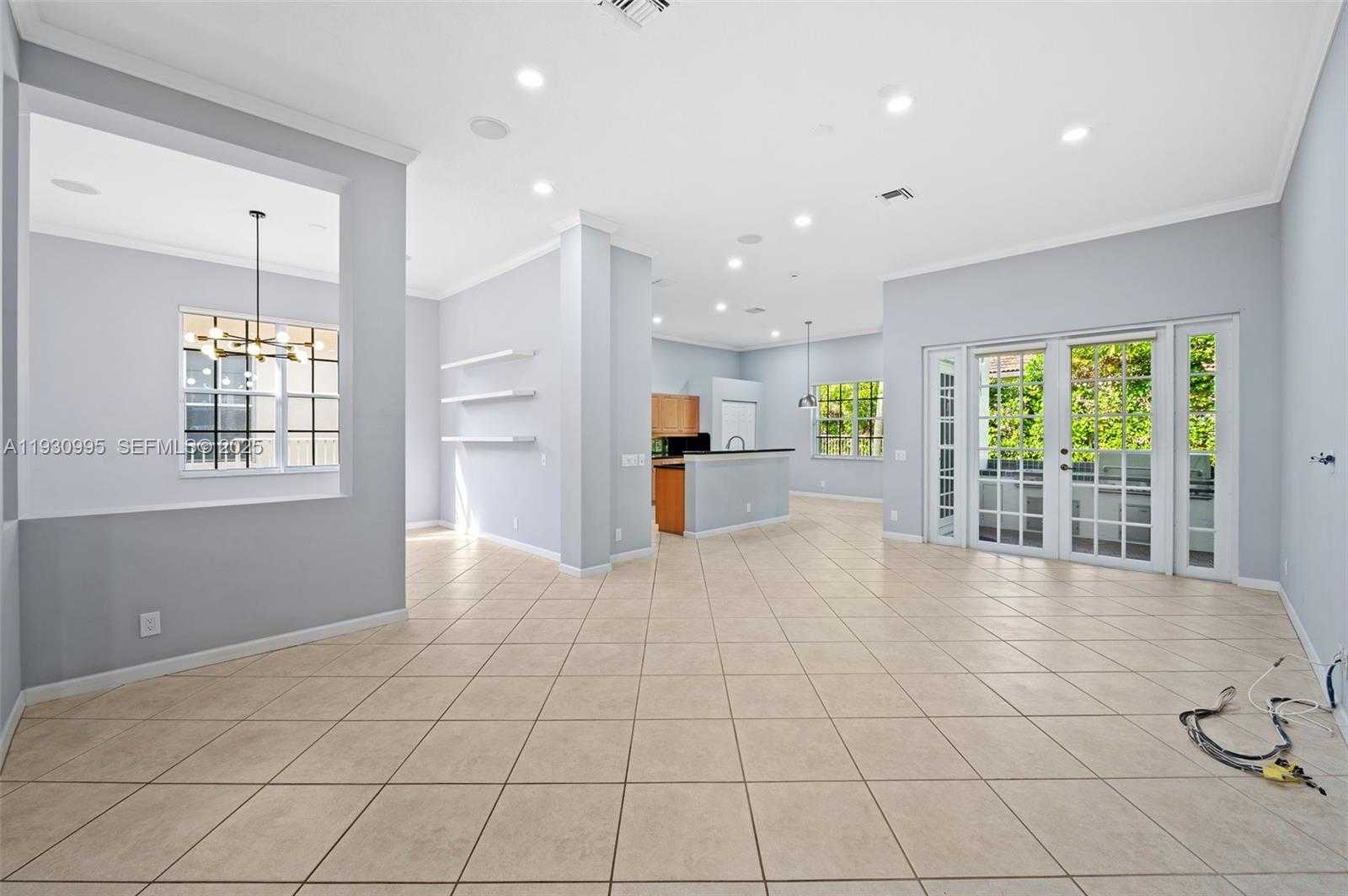 Small Image of 1901 TIMBERLINE RD, Weston Number 6