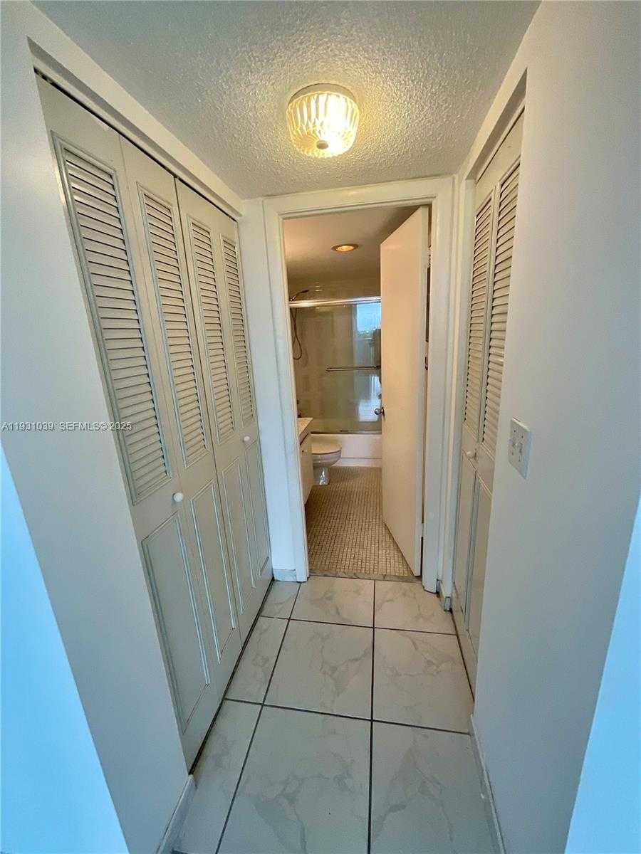 Small Image of 1200 NORTH EAST MIAMI GARDENS DR #1011W, Miami Number 14