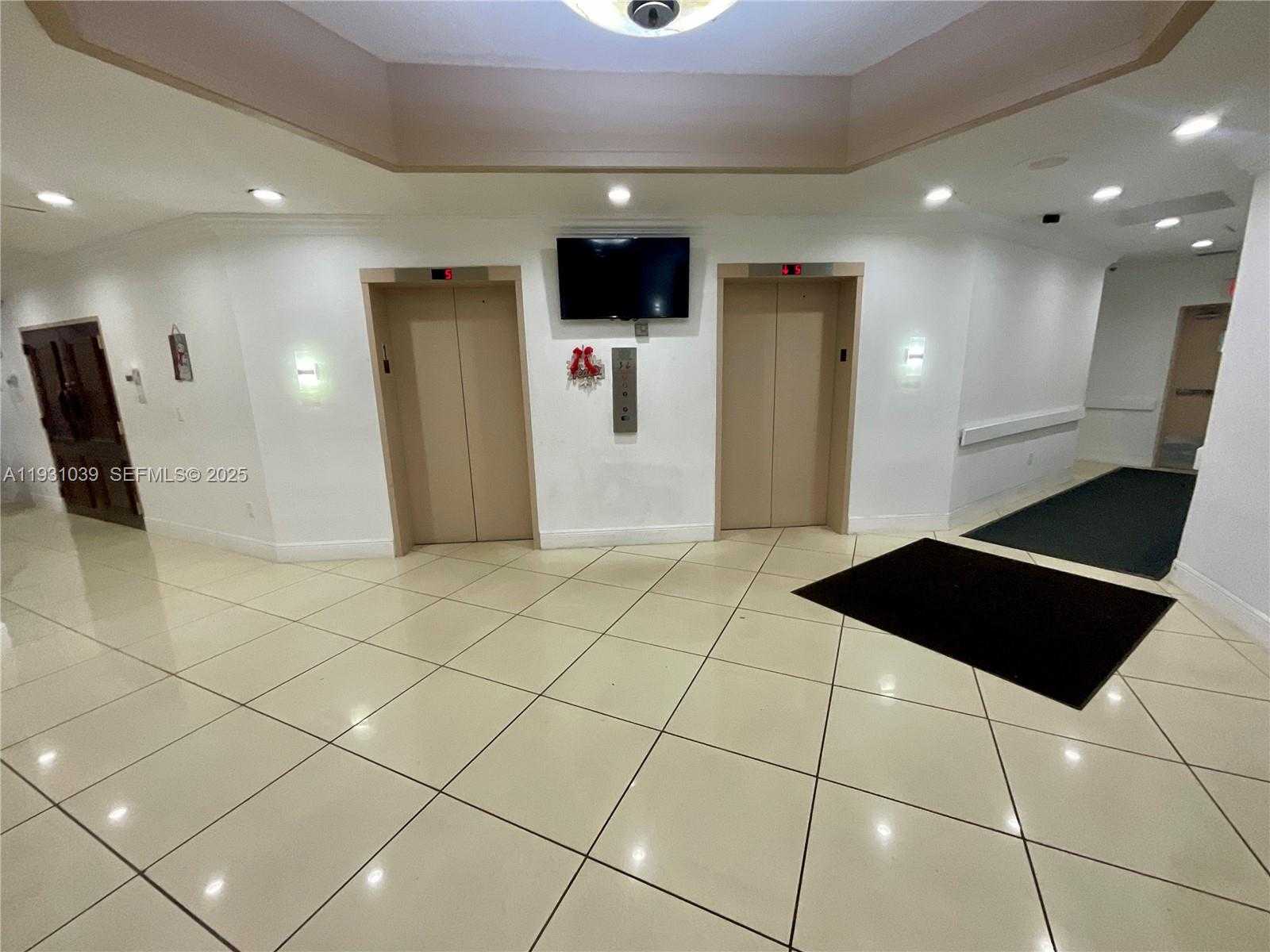 Small Image of 1200 NORTH EAST MIAMI GARDENS DR #1011W, Miami Number 23