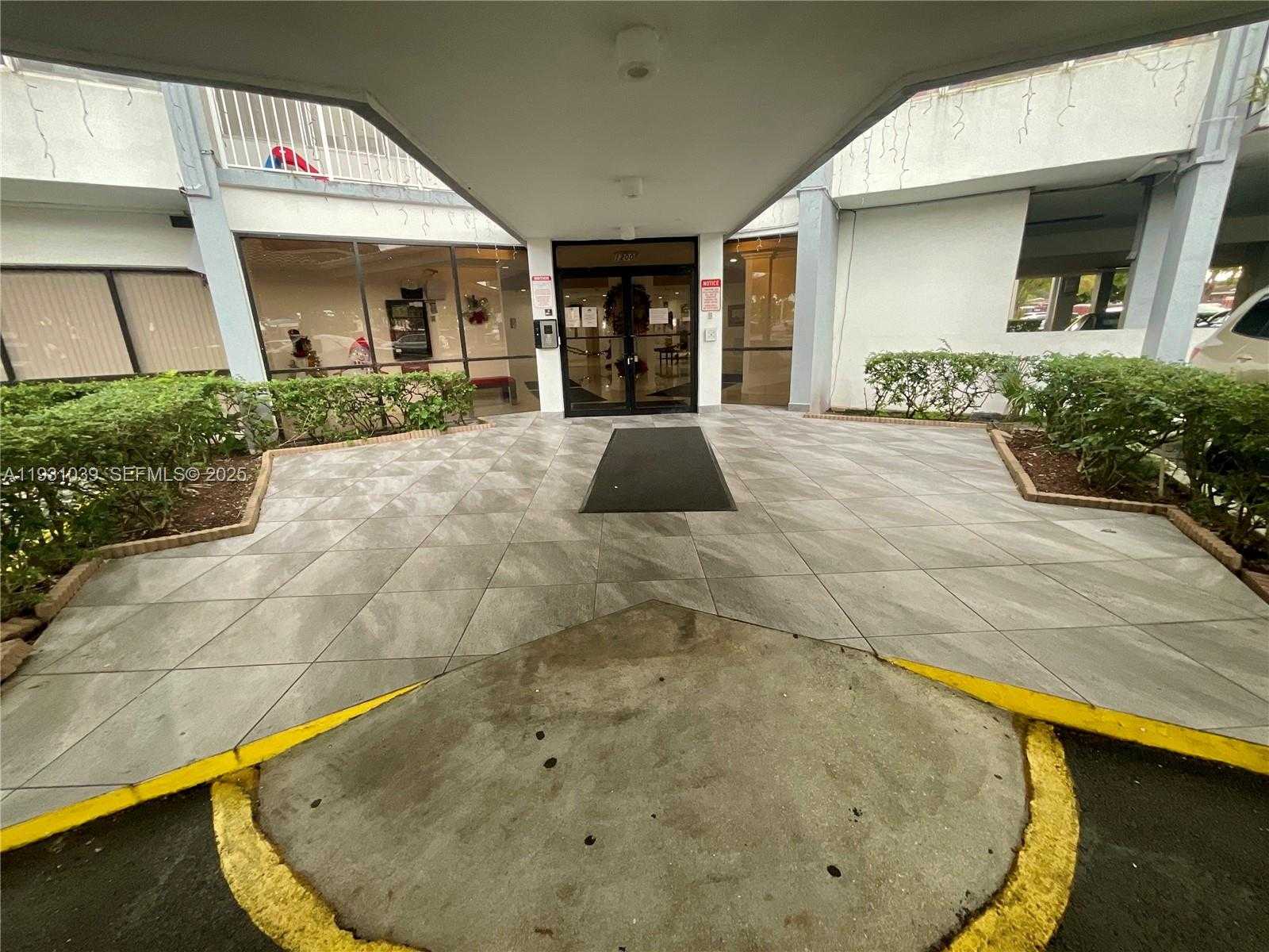 Small Image of 1200 NORTH EAST MIAMI GARDENS DR #1011W, Miami Number 28