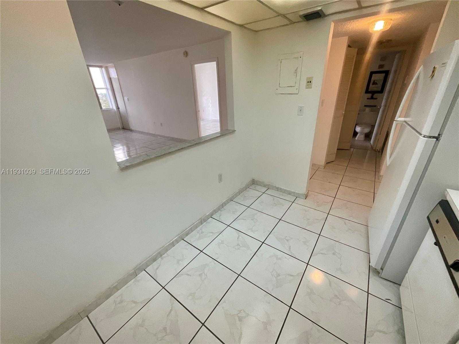 Small Image of 1200 NORTH EAST MIAMI GARDENS DR #1011W, Miami Number 5