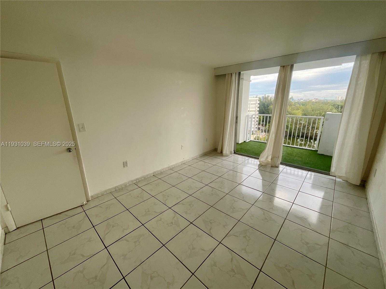 Small Image of 1200 NORTH EAST MIAMI GARDENS DR #1011W, Miami Number 8