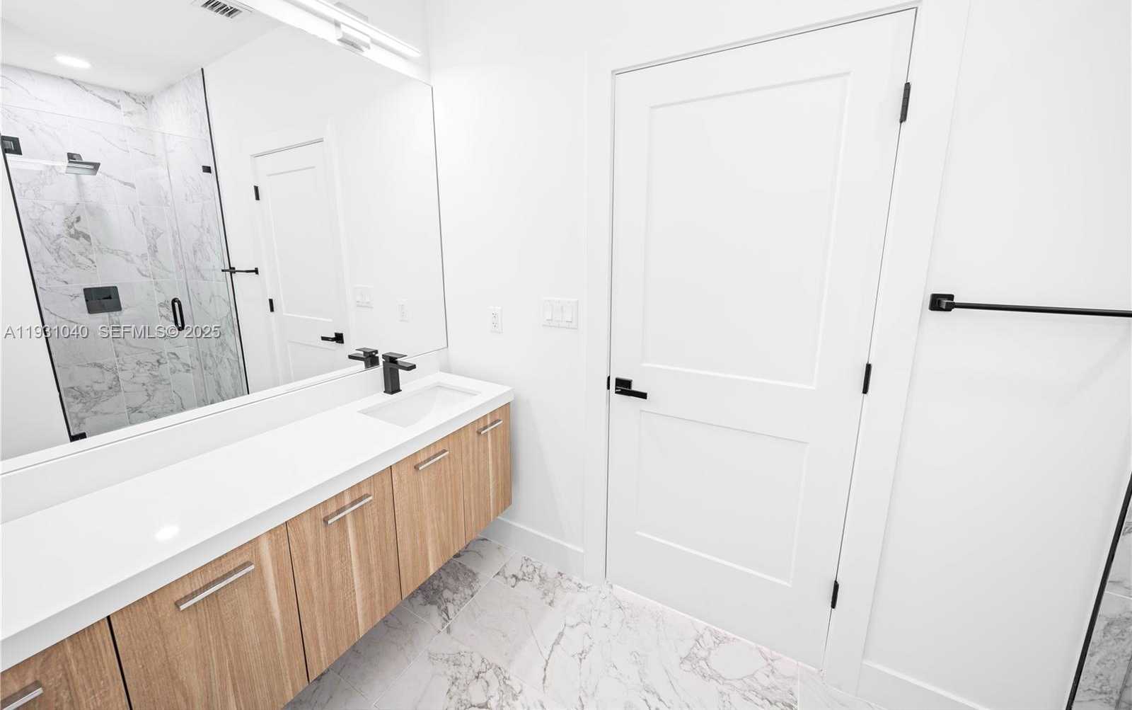 Small Image of 526 SOUTH WEST 2ND ST #1, Miami Number 15