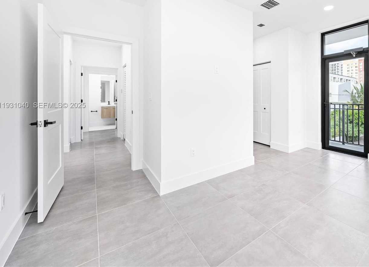 Small Image of 526 SOUTH WEST 2ND ST #1, Miami Number 17