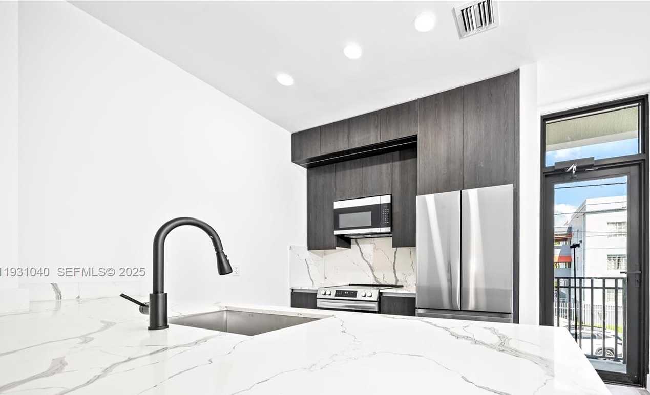 Small Image of 526 SOUTH WEST 2ND ST #1, Miami Number 25