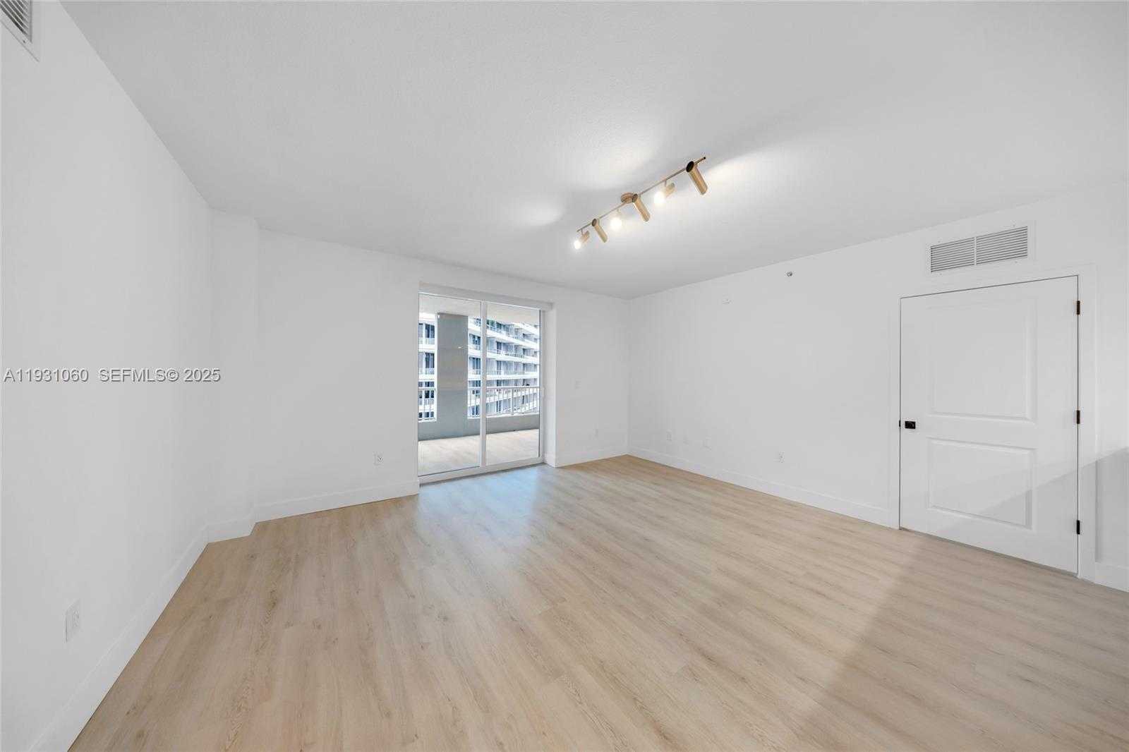 Small Image of 170 SOUTH EAST 14TH ST #2701, Miami Number 14