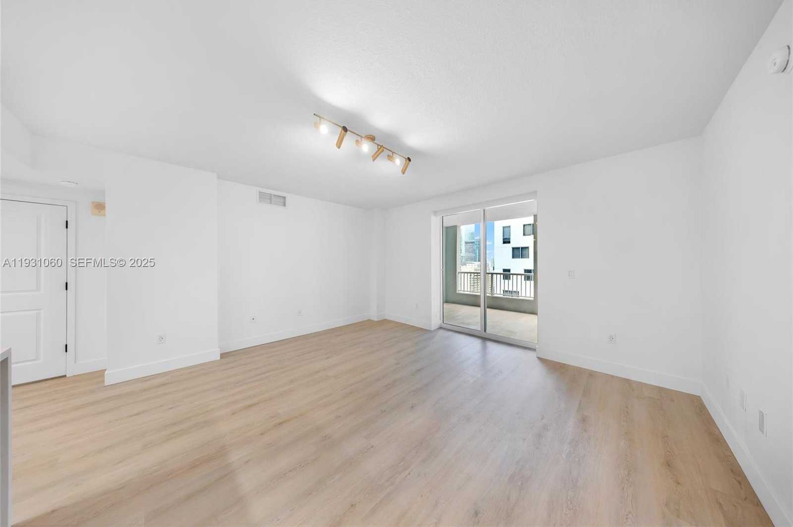 Small Image of 170 SOUTH EAST 14TH ST #2701, Miami Number 15