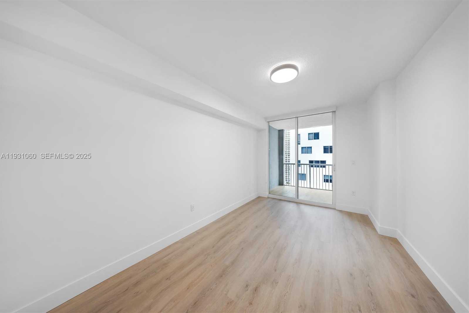 Small Image of 170 SOUTH EAST 14TH ST #2701, Miami Number 23