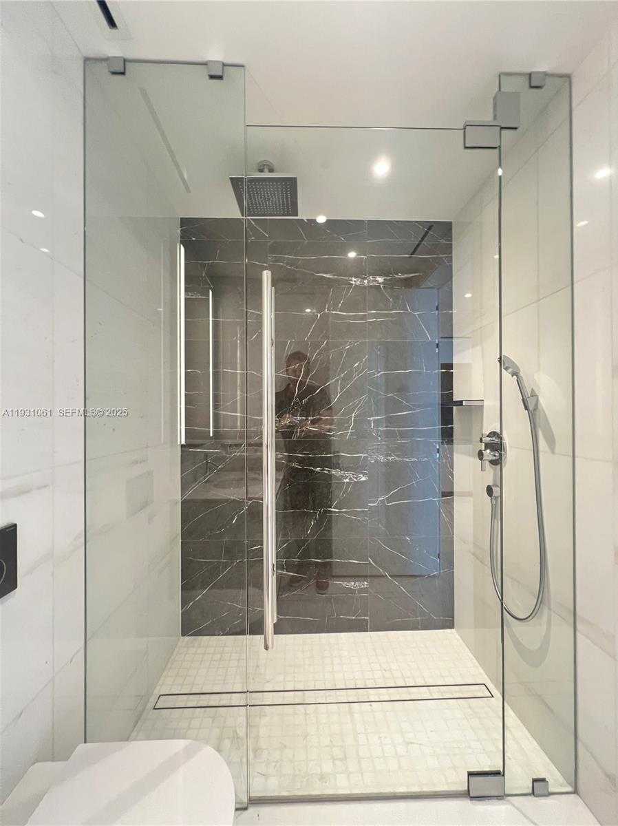 Small Image of 300 BISCAYNE BLVD WAY #806E, Miami Number 11