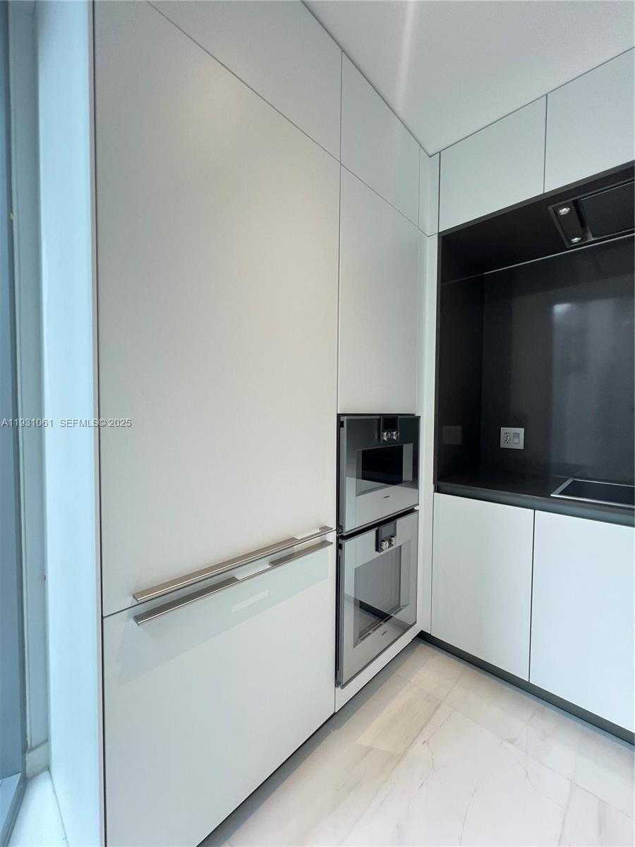 Small Image of 300 BISCAYNE BLVD WAY #806E, Miami Number 6