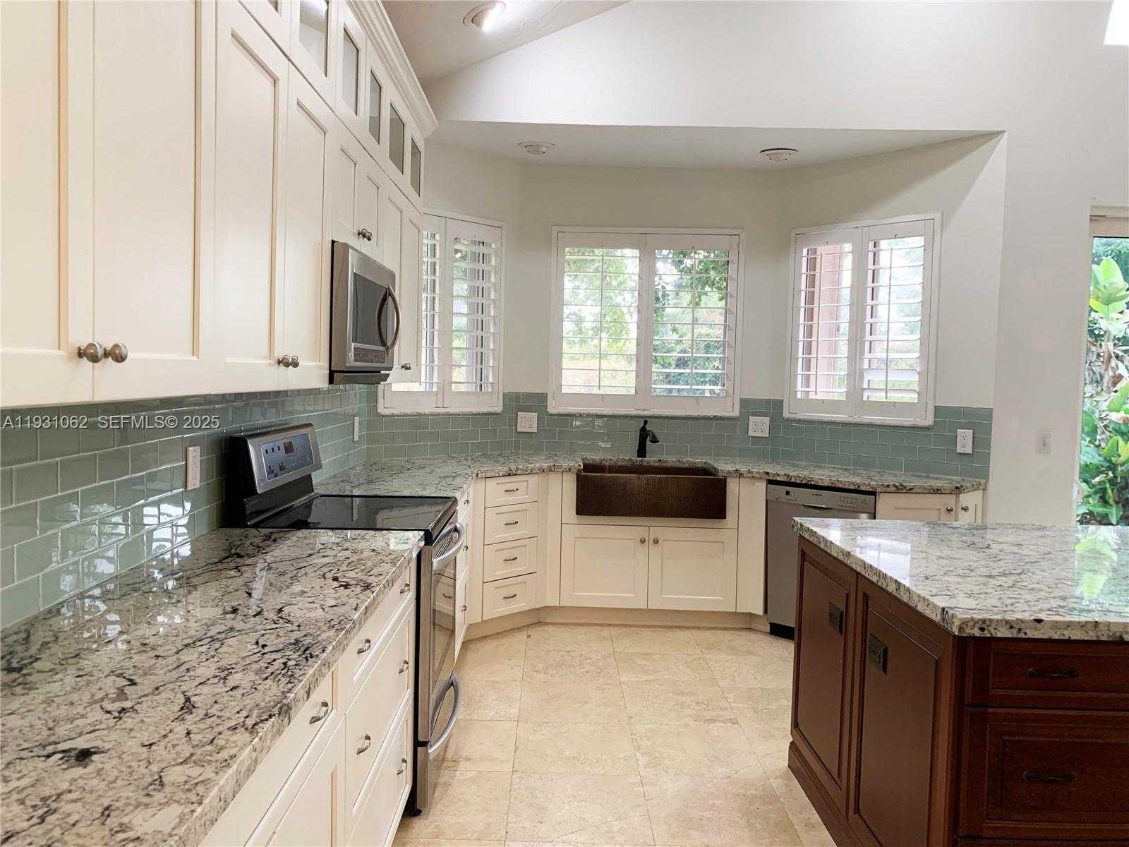 Small Image of 22832 MARBELLA CIR, Boca Raton Number 2