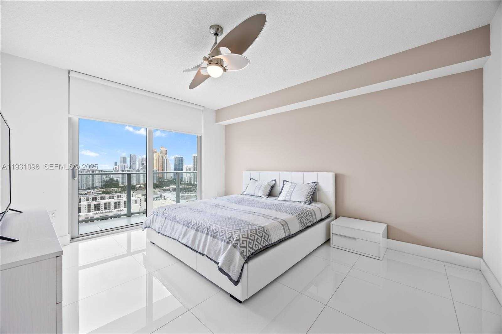 Small Image of Sunny Isles Beach Number 10