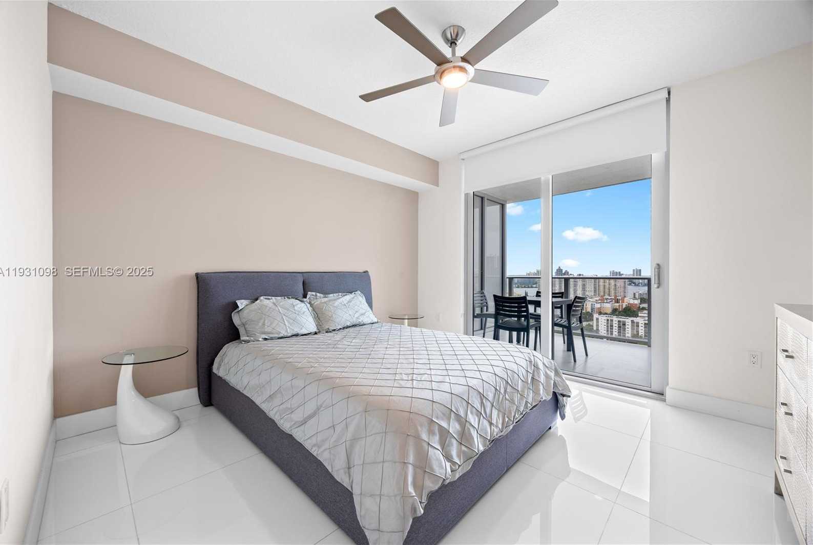 Small Image of Sunny Isles Beach Number 15