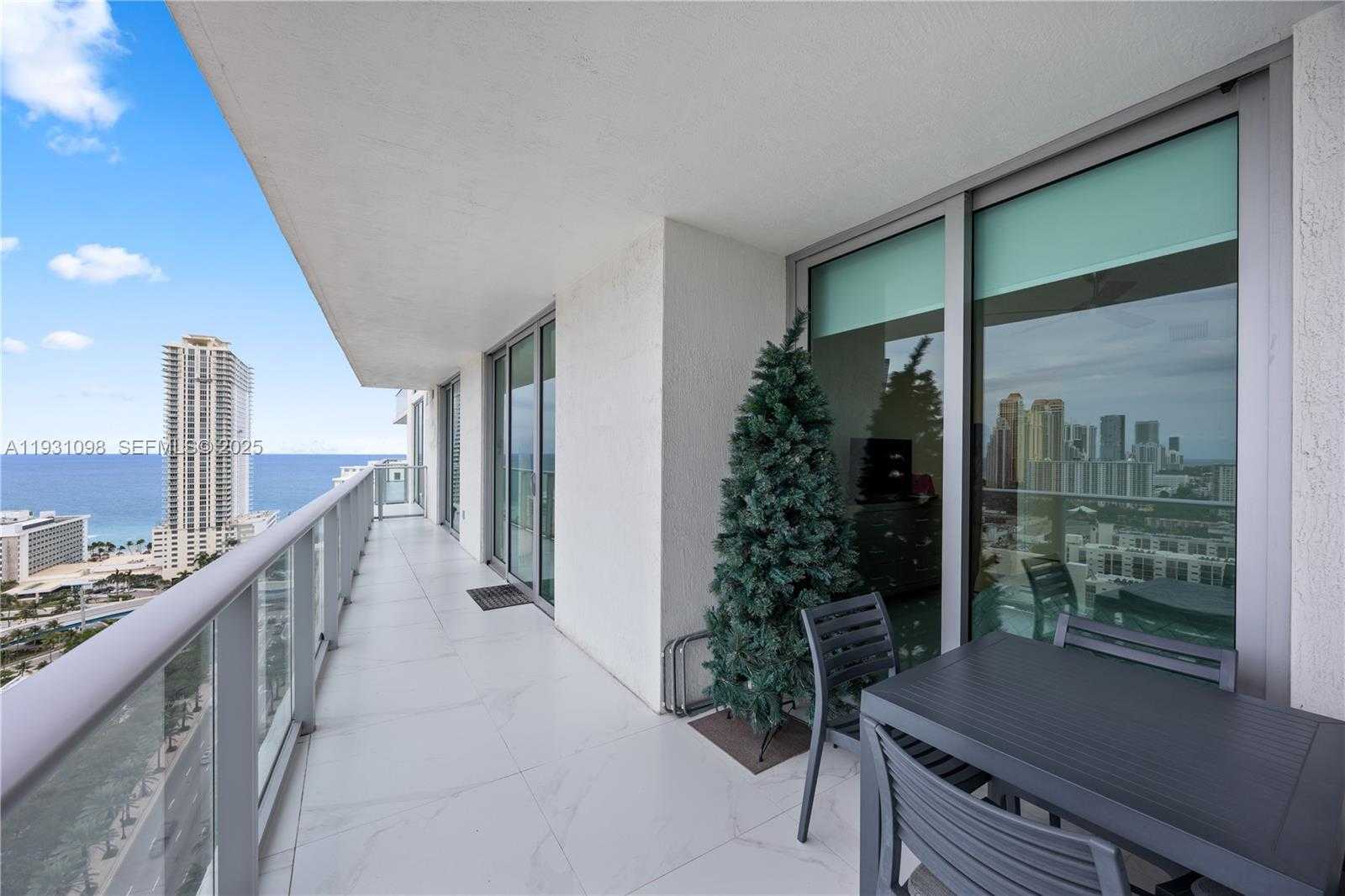 Small Image of Sunny Isles Beach Number 19