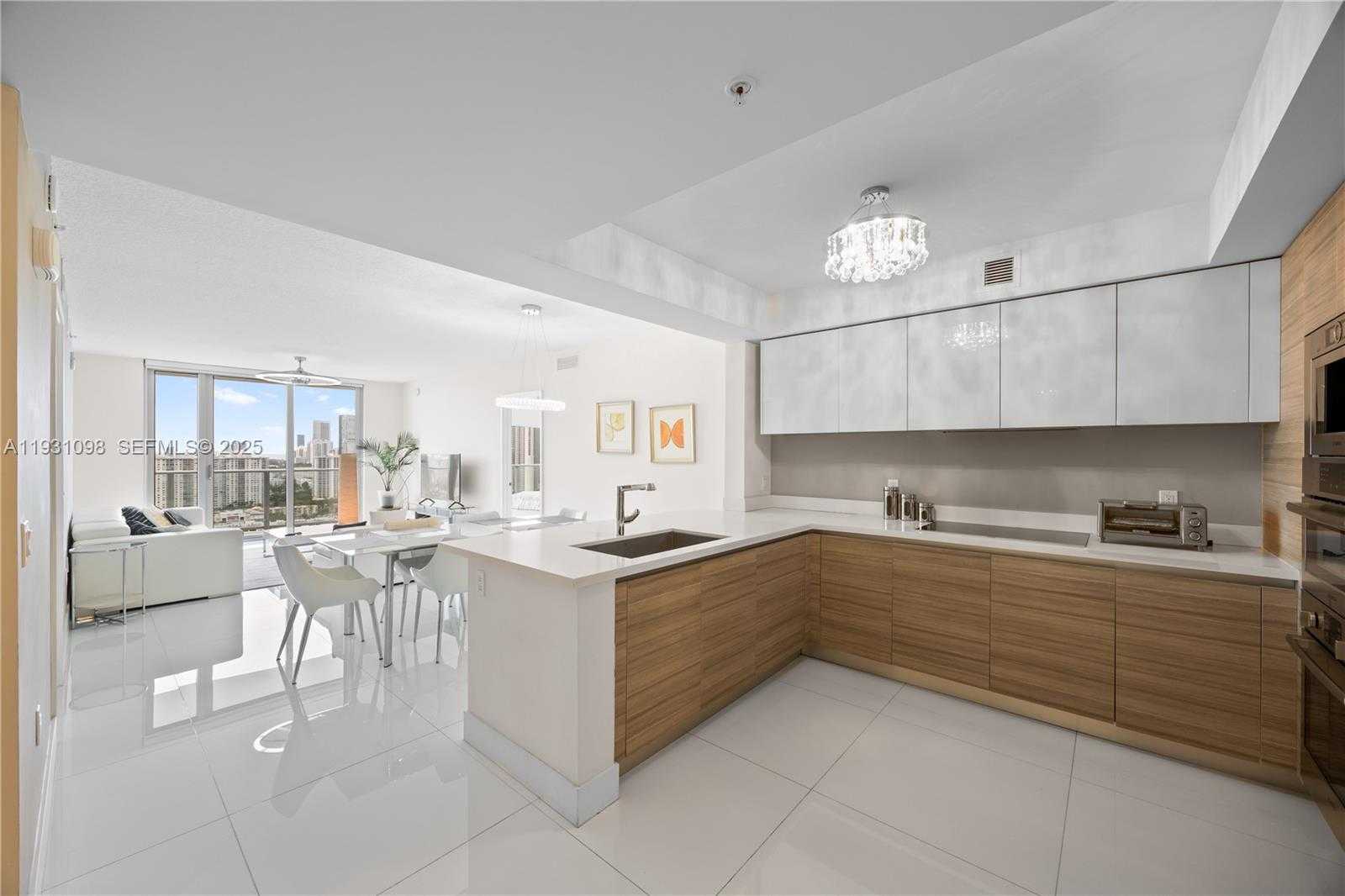 Small Image of Sunny Isles Beach Number 3