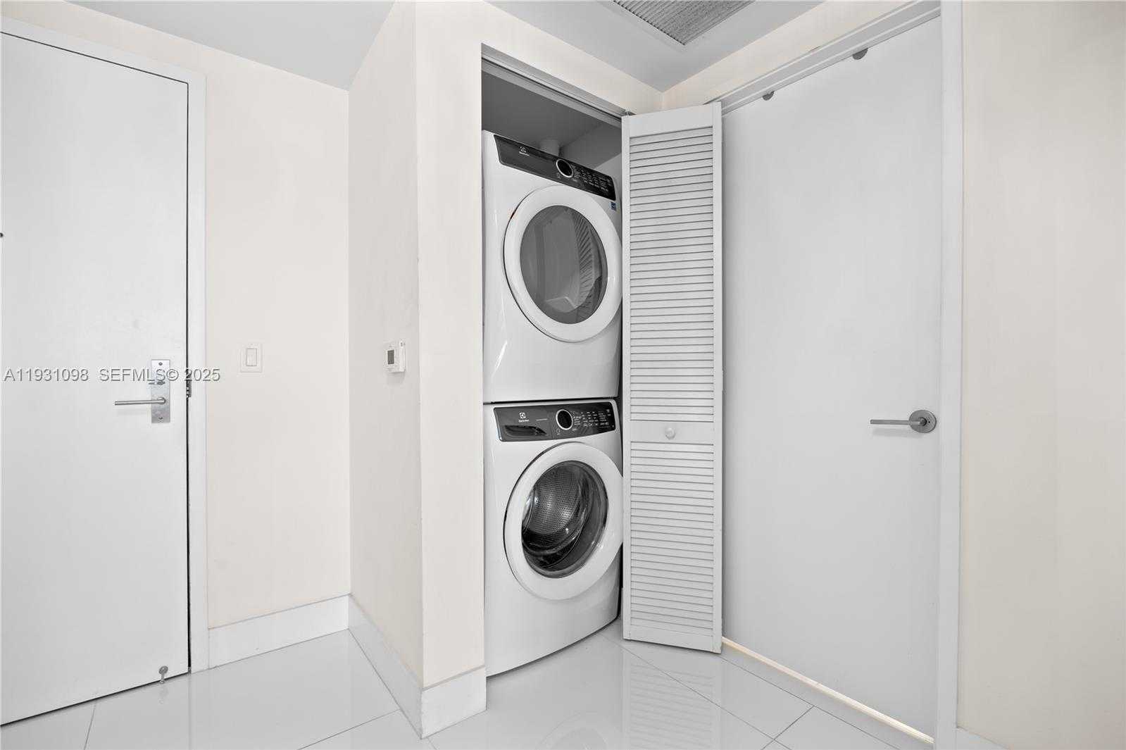 Small Image of Sunny Isles Beach Number 7