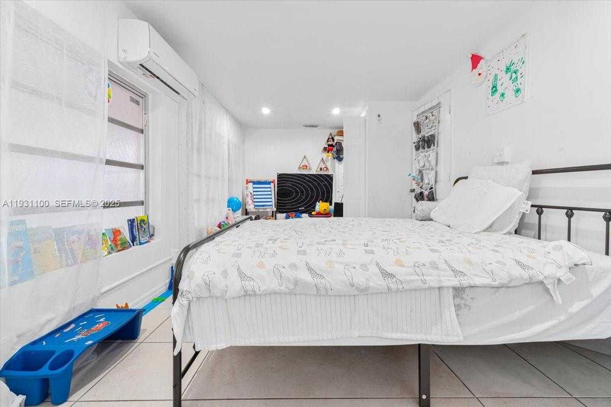 Small Image of 317 WEST 36TH ST #317, Hialeah Number 16