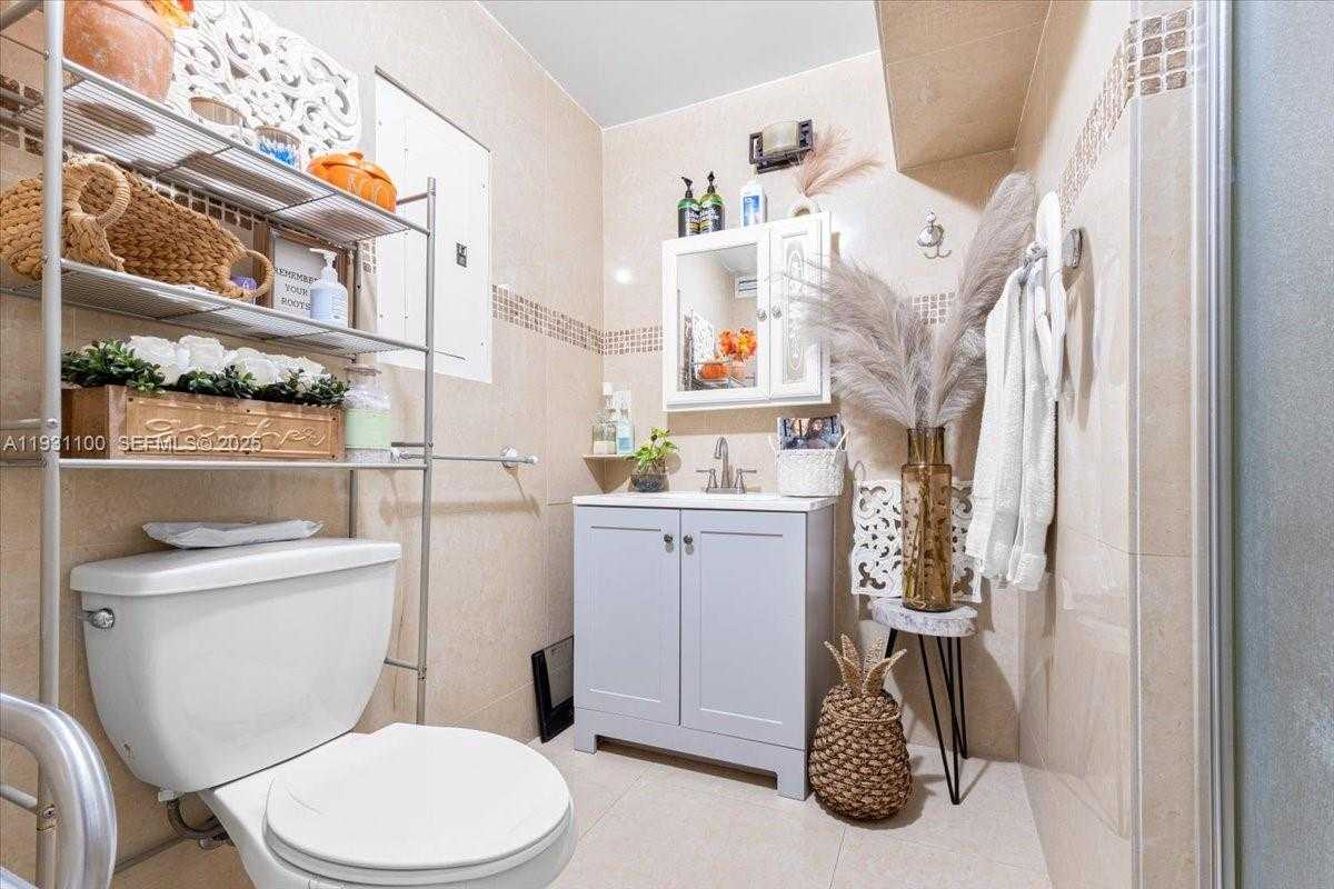 Small Image of 317 WEST 36TH ST #317, Hialeah Number 18