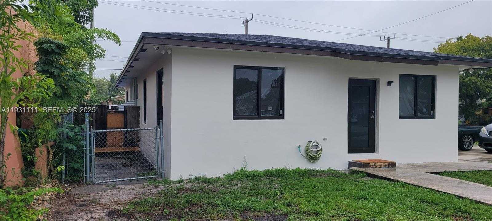 Small Image of 800 JANN AVE, Opa-Locka Number 2