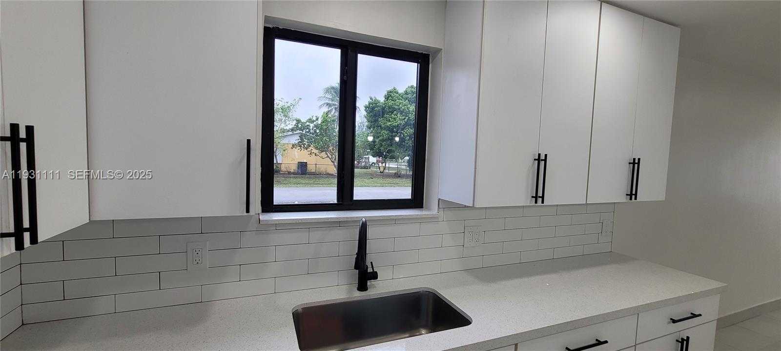 Small Image of 800 JANN AVE, Opa-Locka Number 23