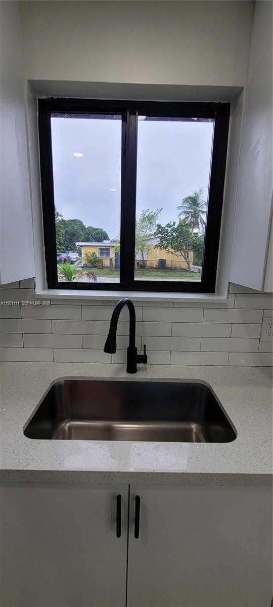 Small Image of 800 JANN AVE, Opa-Locka Number 24