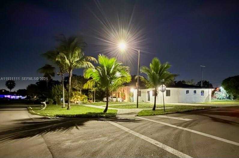 Small Image of 800 JANN AVE, Opa-Locka Number 26