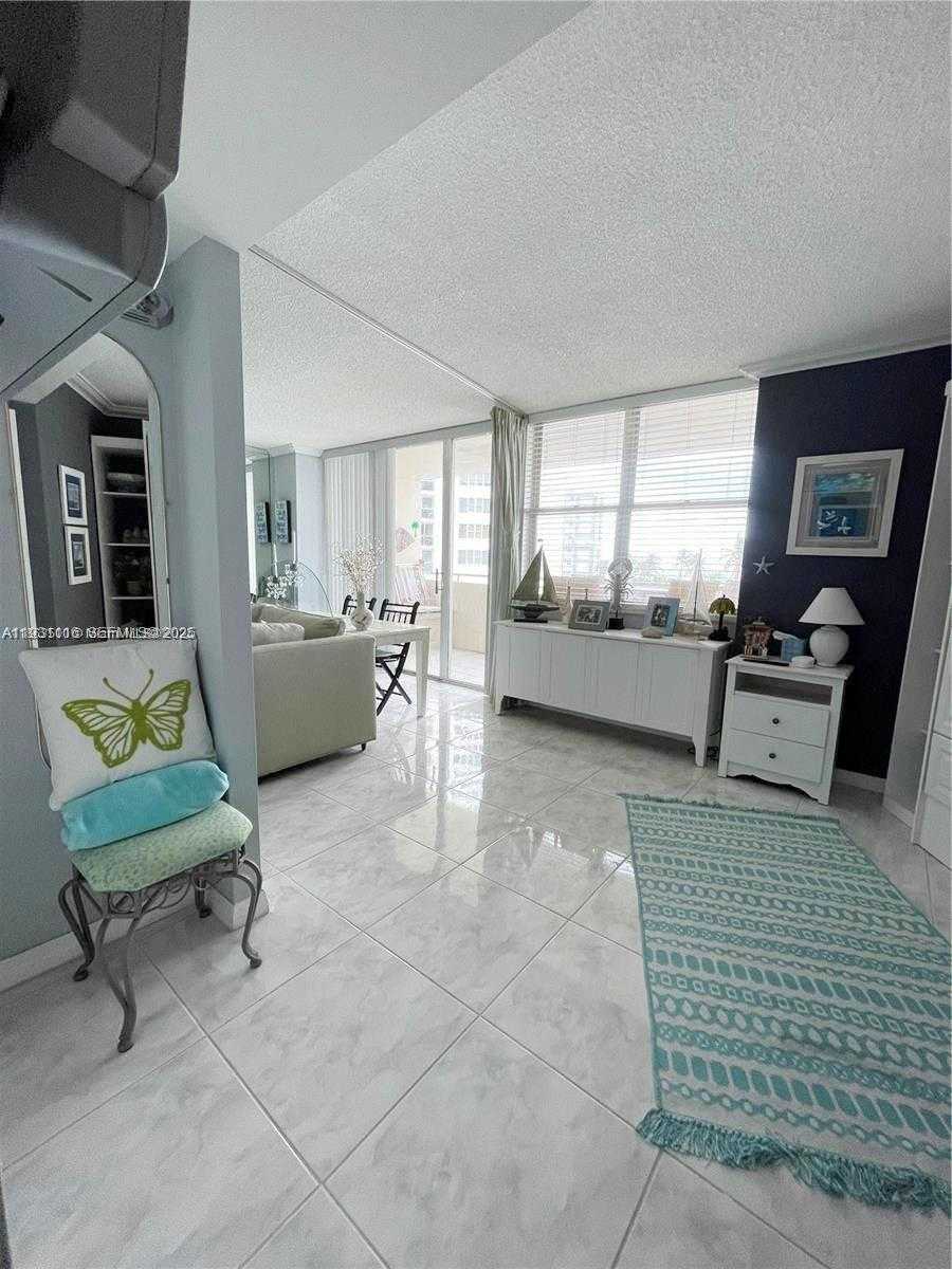 Small Image of 3180 SOUTH OCEAN DR #204, Hallandale Beach Number 2