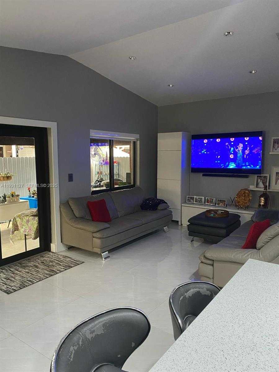 Small Image of 7145 WEST 31ST AVE, Hialeah Number 10