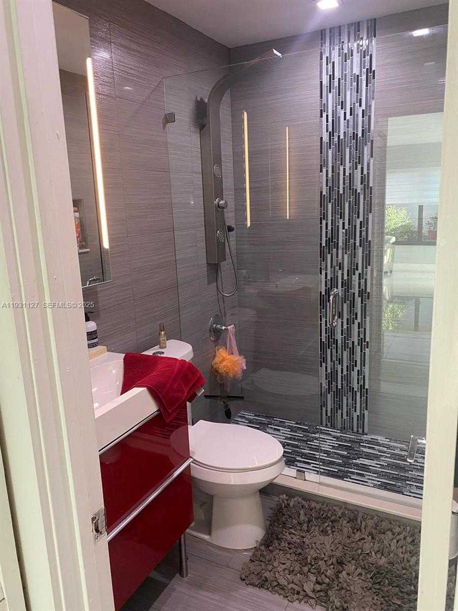 Small Image of 7145 WEST 31ST AVE, Hialeah Number 13