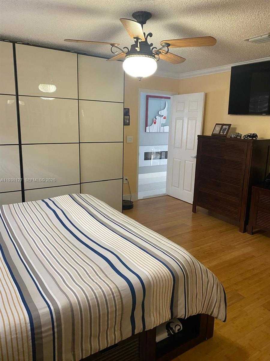 Small Image of 7145 WEST 31ST AVE, Hialeah Number 16