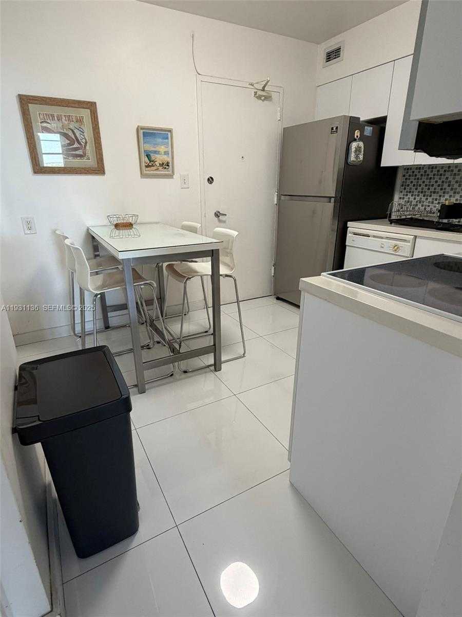 Small Image of 5151 COLLINS AVE #921, Miami Beach Number 10