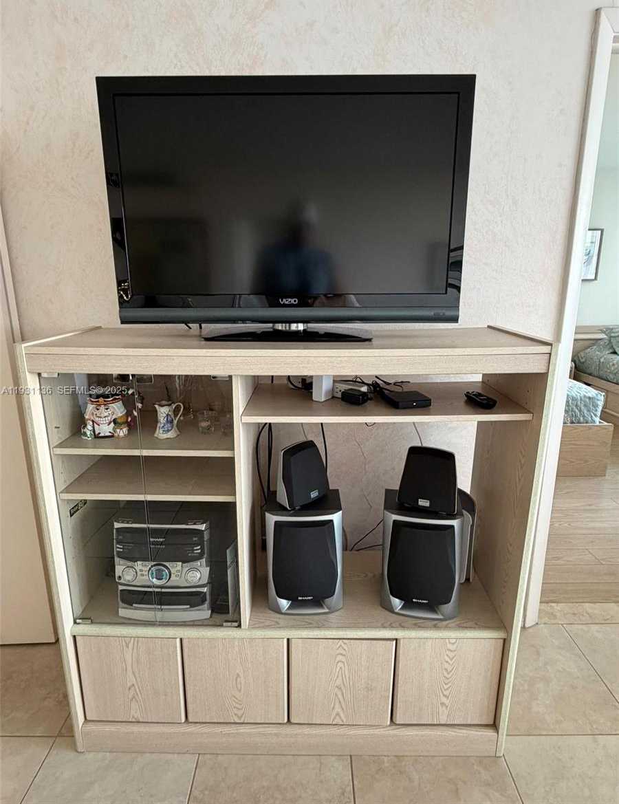 Small Image of 5151 COLLINS AVE #921, Miami Beach Number 12