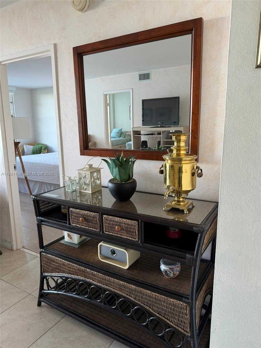 Small Image of 5151 COLLINS AVE #921, Miami Beach Number 13