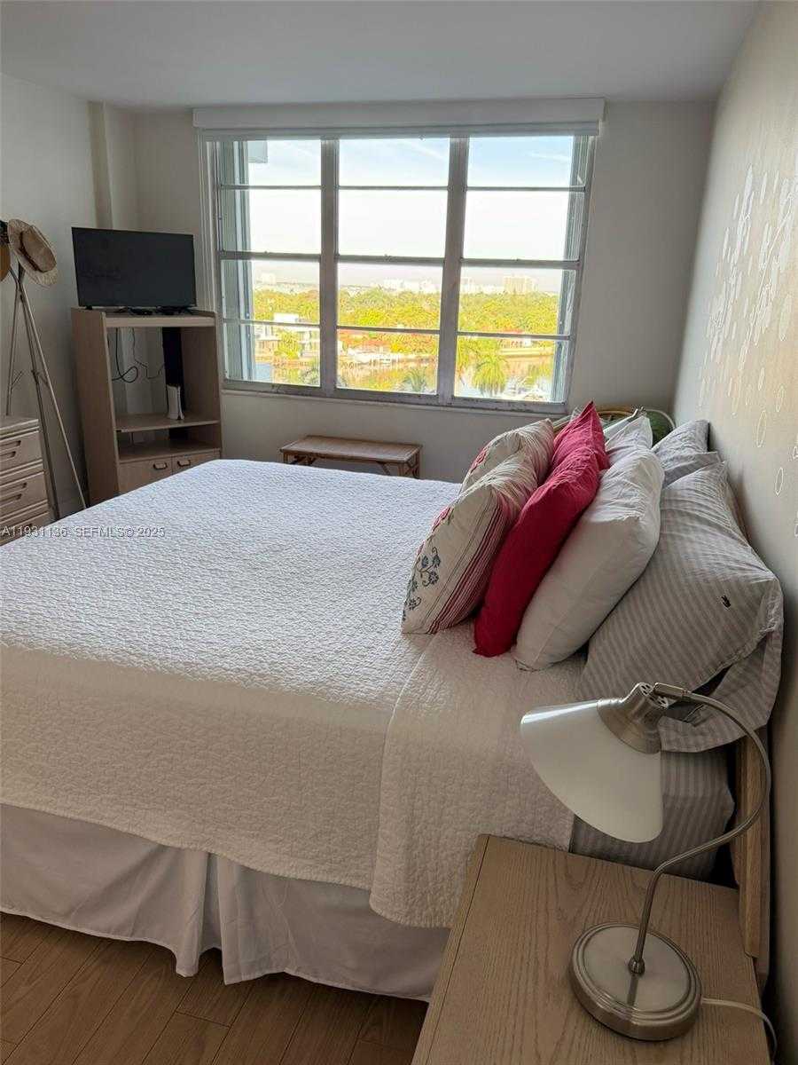 Small Image of 5151 COLLINS AVE #921, Miami Beach Number 20