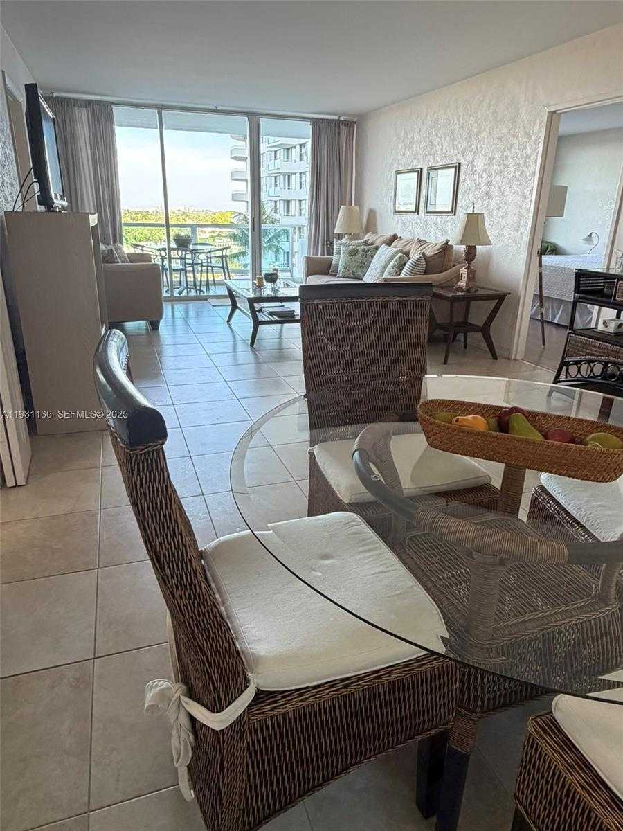 Small Image of 5151 COLLINS AVE #921, Miami Beach Number 3