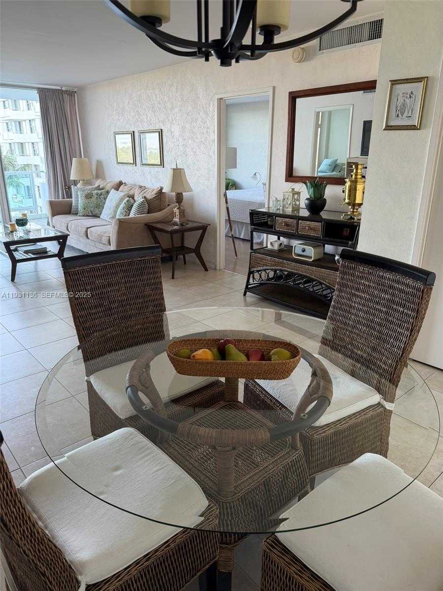 Small Image of 5151 COLLINS AVE #921, Miami Beach Number 4