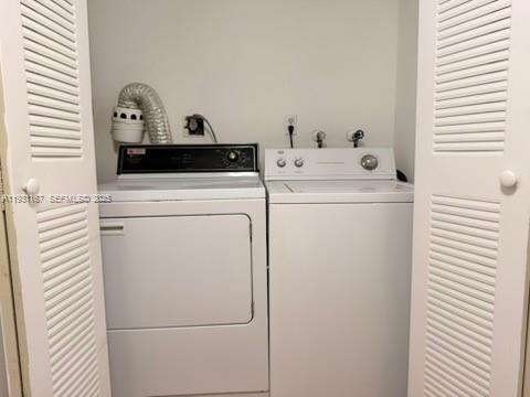 Small Image of 9351 FONTAINEBLEAU BLVD #B404, Miami Number 16