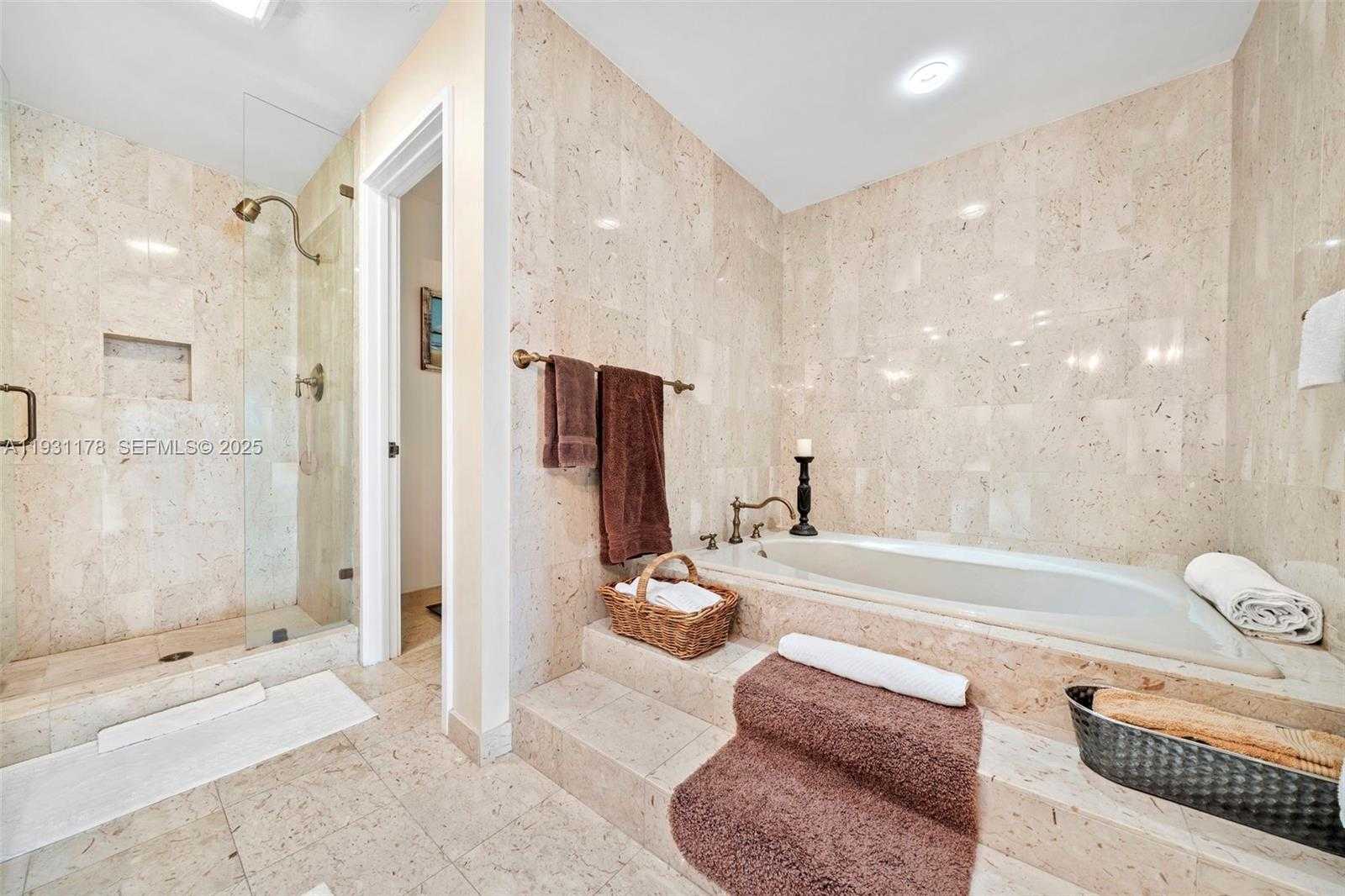 Small Image of 2332 FISHER ISLAND DR #4302, Miami Beach Number 23