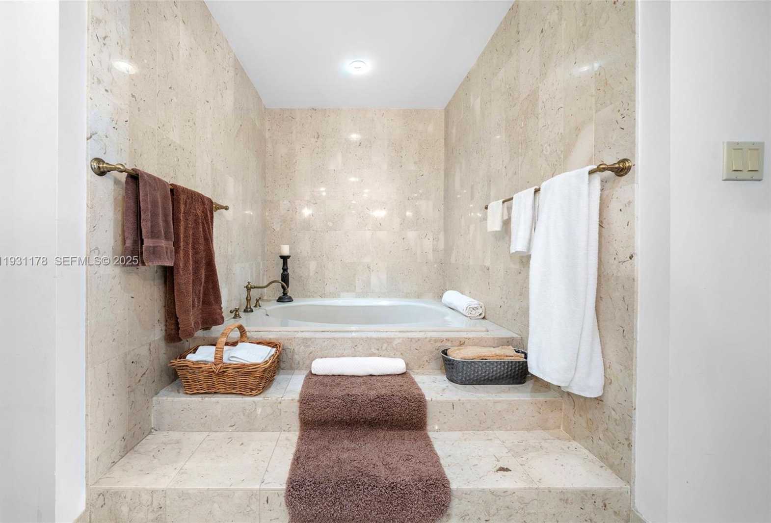 Small Image of 2332 FISHER ISLAND DR #4302, Miami Beach Number 24