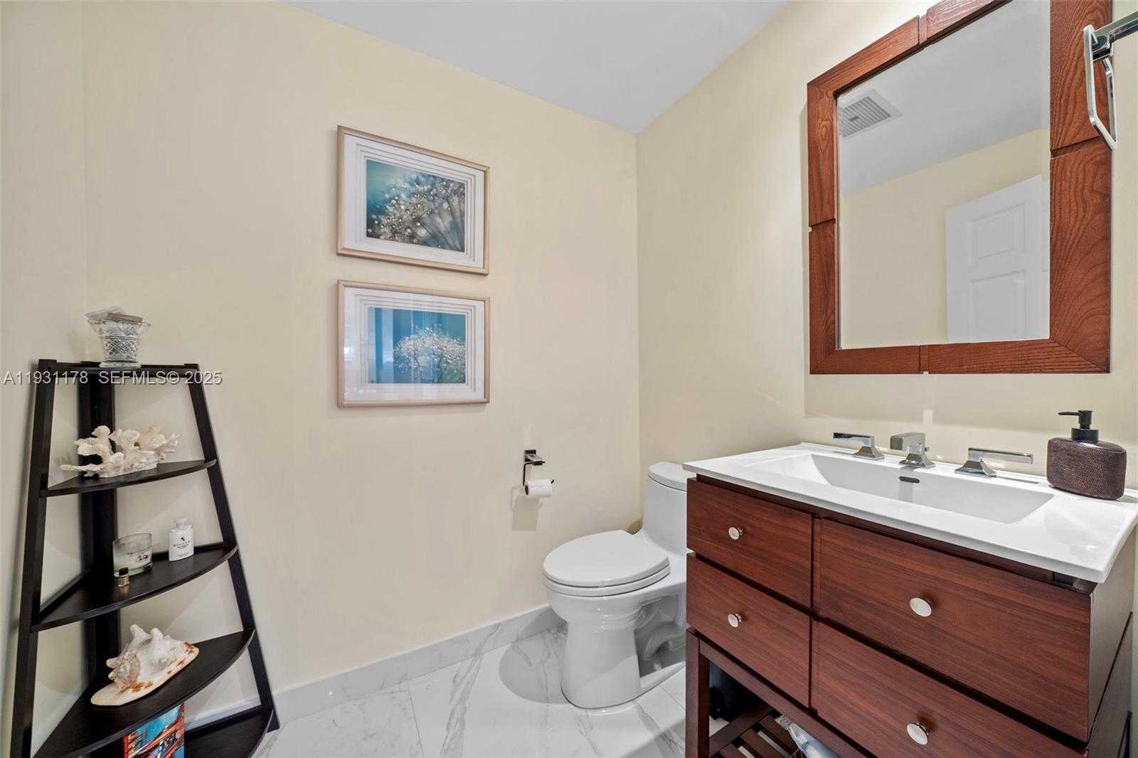 Small Image of 2332 FISHER ISLAND DR #4302, Miami Beach Number 37