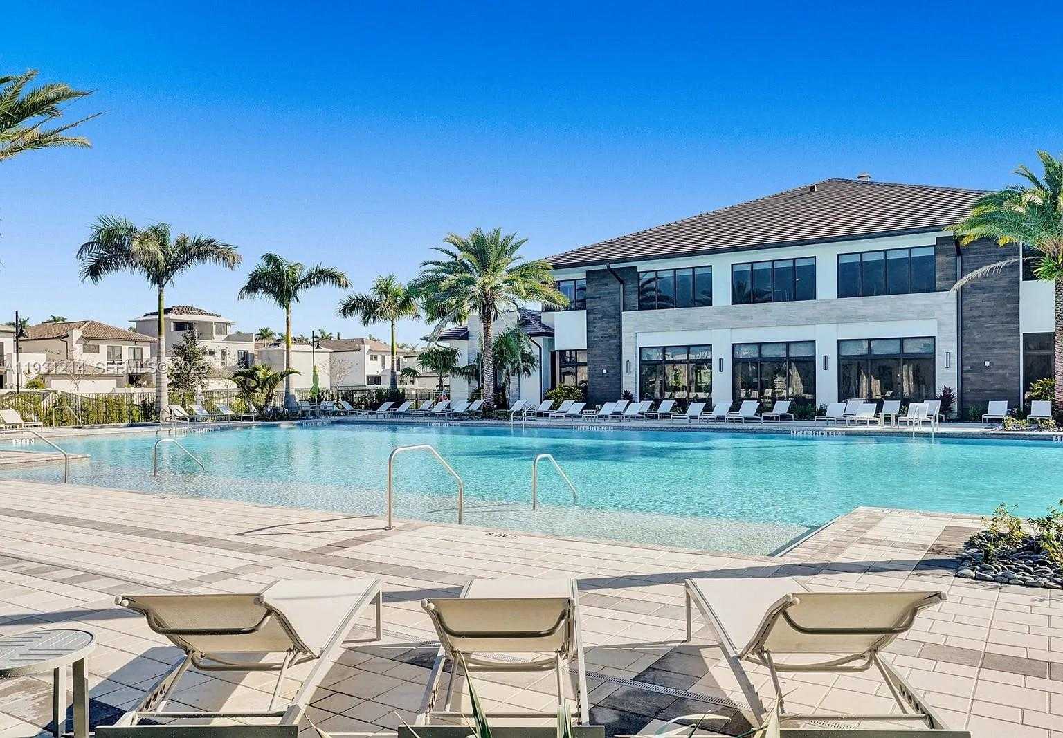 Small Image of 8273 NORTH WEST 47TH TER, Doral Number 16