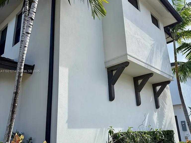 Small Image of 8273 NORTH WEST 47TH TER, Doral Number 24