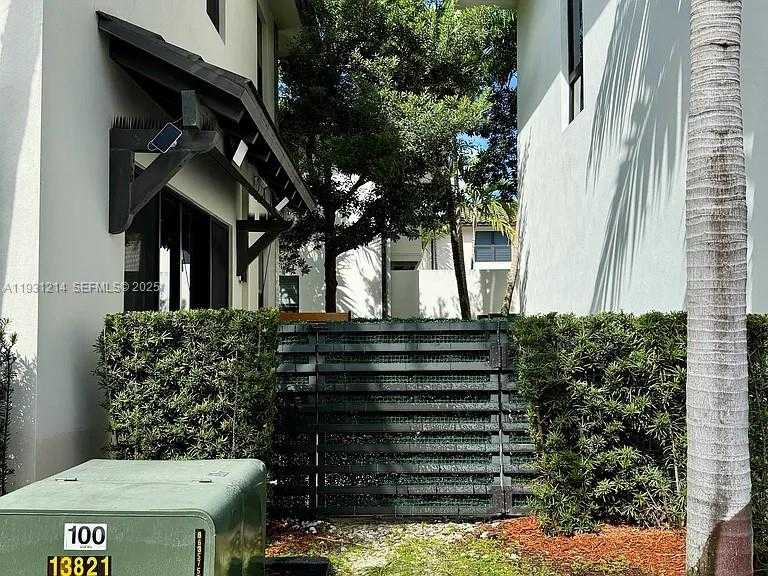 Small Image of 8273 NORTH WEST 47TH TER, Doral Number 26