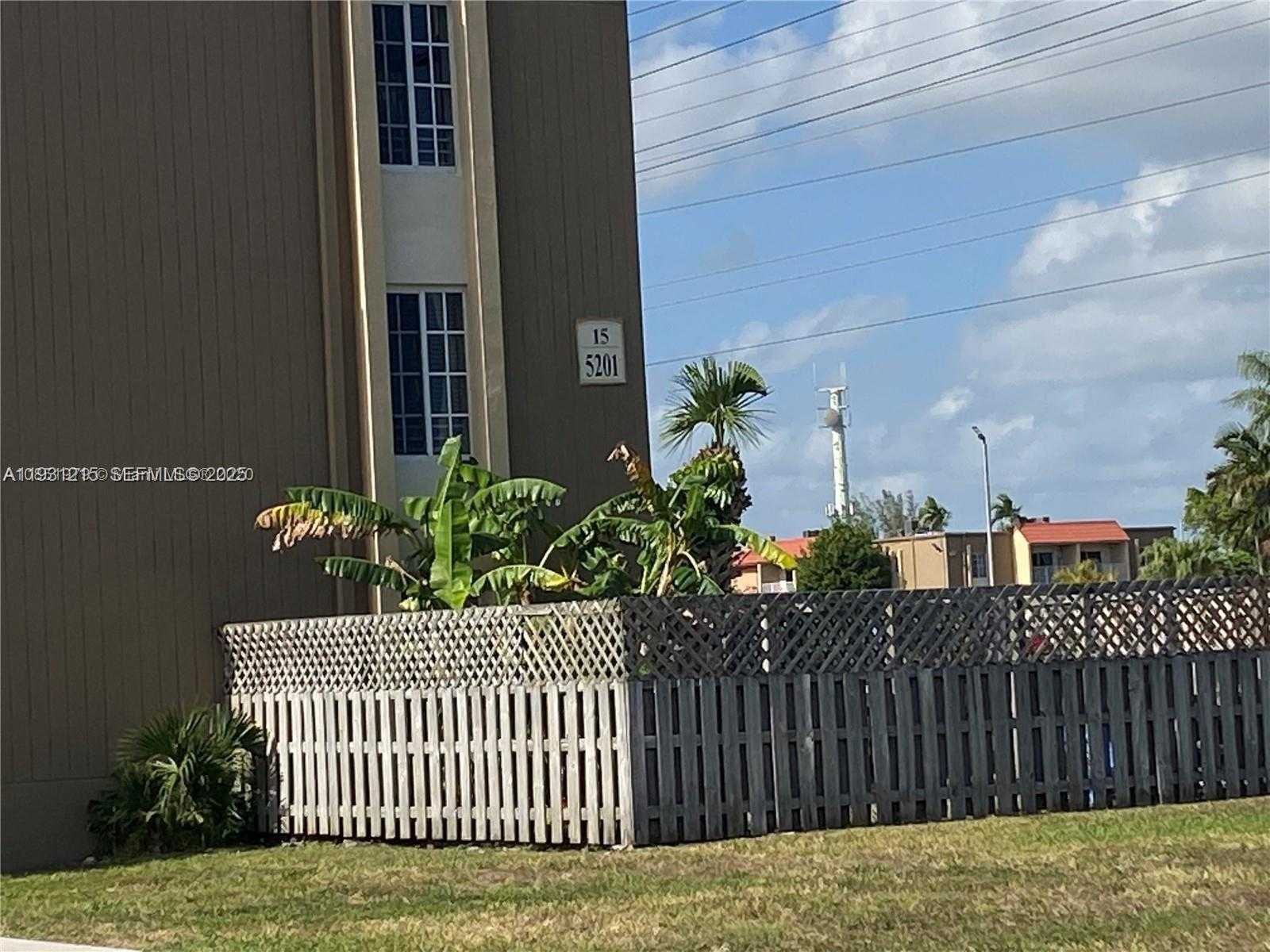 Small Image of 5201 GENEVA WAY #304, Doral Number 2