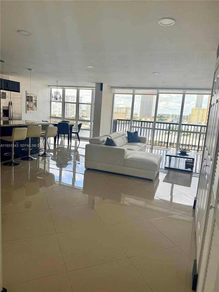 Imagen de Pequeño Objeto